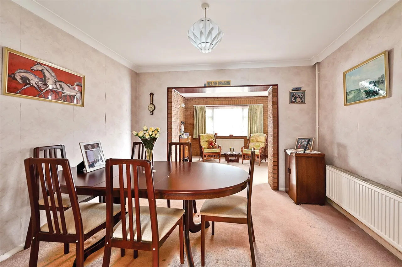 Lucas Close, Yateley, Hampshire, GU46 6JD, photo 4