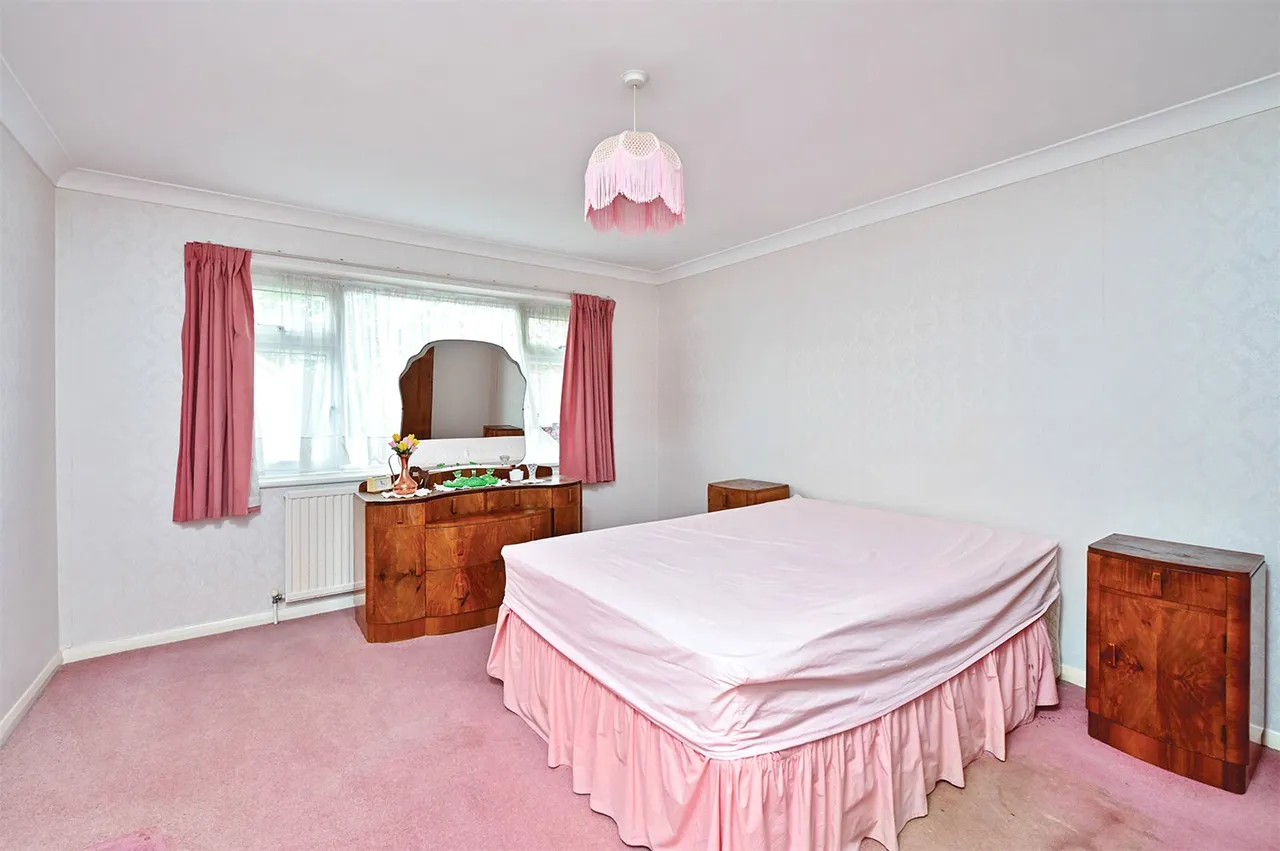 Lucas Close, Yateley, Hampshire, GU46 6JD, photo 7