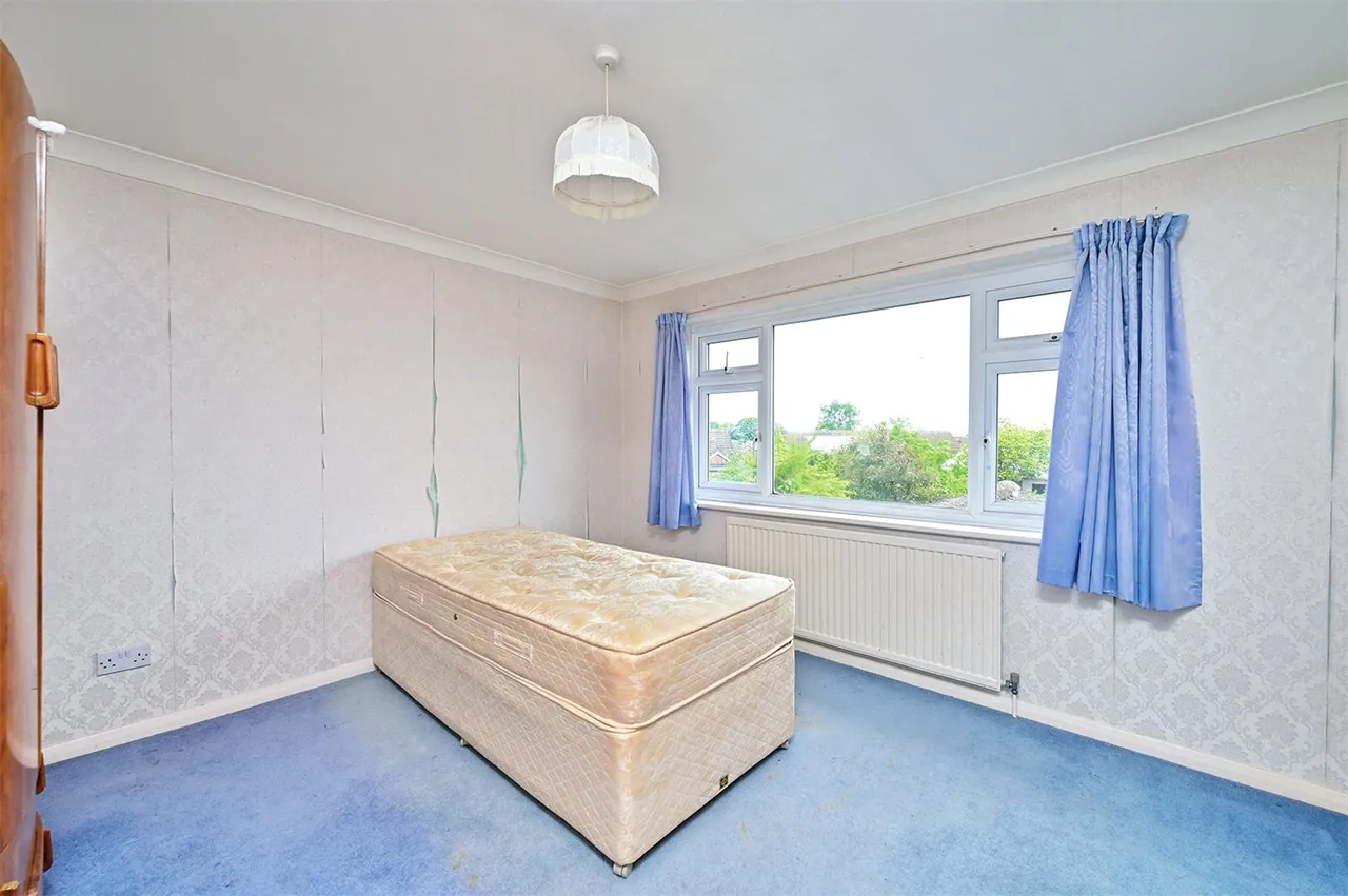 Lucas Close, Yateley, Hampshire, GU46 6JD, photo 11