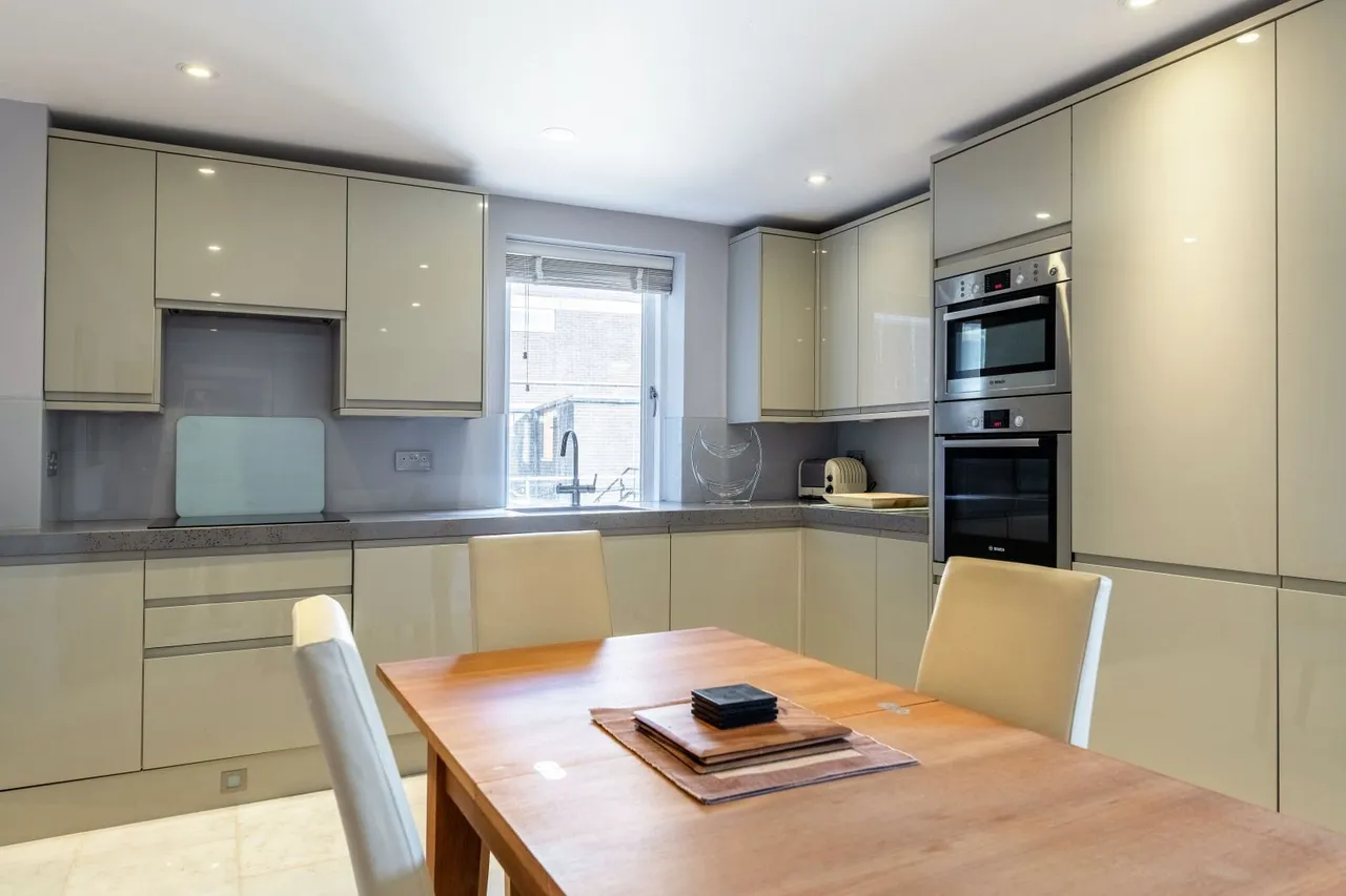Alexandra Court, 5 Moscow Road, Bayswater, London, W2 4AF, photo 3