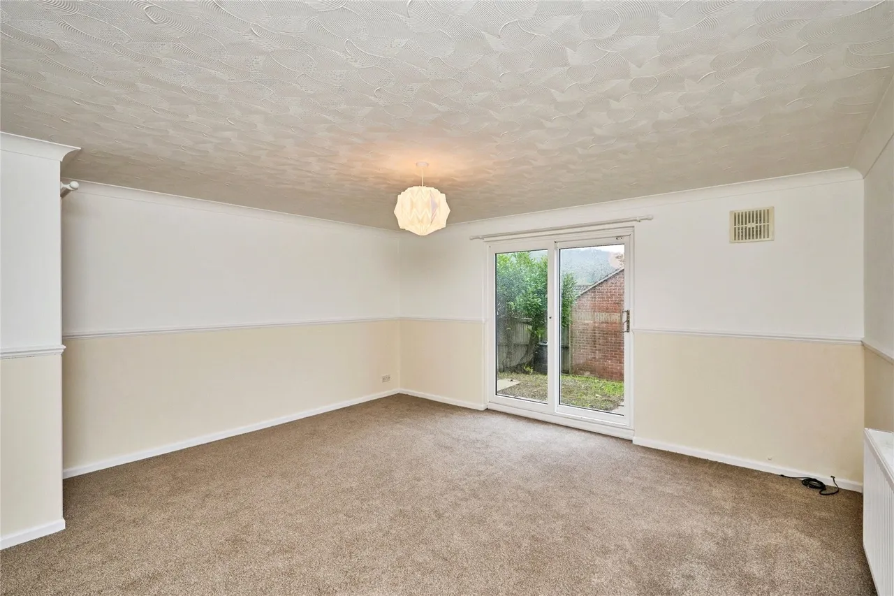 Chestnut Close, Ventnor, PO38, photo 3