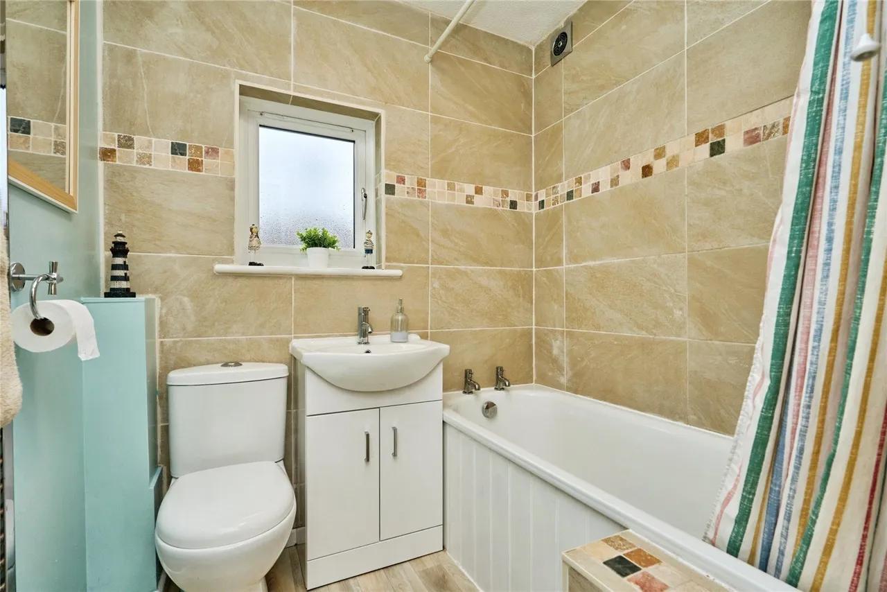 Chestnut Close, Ventnor, PO38, photo 10