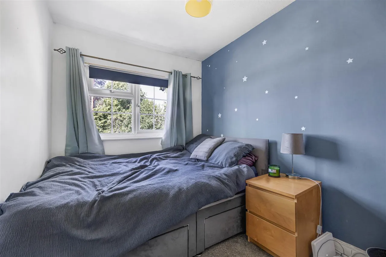 Scott Close, Emmer Green, RG4, photo 10