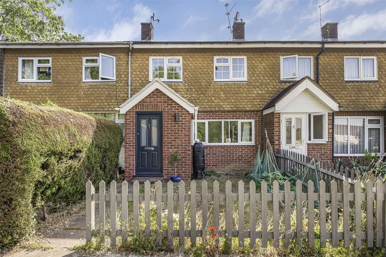 3 bed house for sale, Scott Close, Emmer Green, RG4
