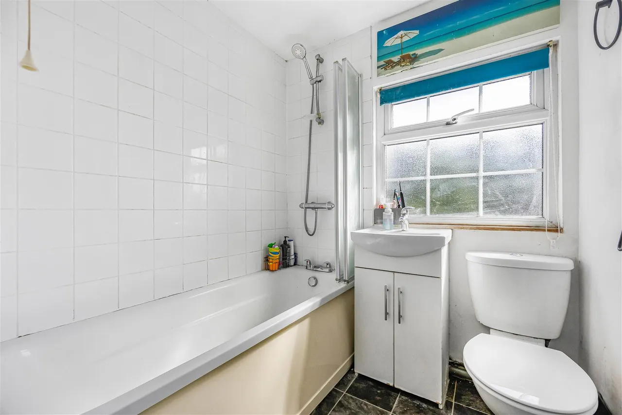 Scott Close, Emmer Green, RG4, photo 8