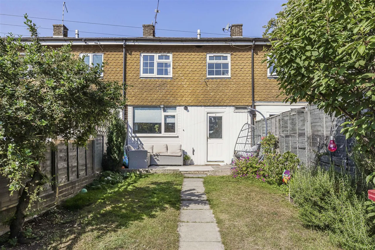 Scott Close, Emmer Green, RG4, photo 11