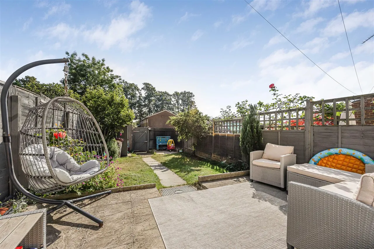 Scott Close, Emmer Green, RG4, photo 4