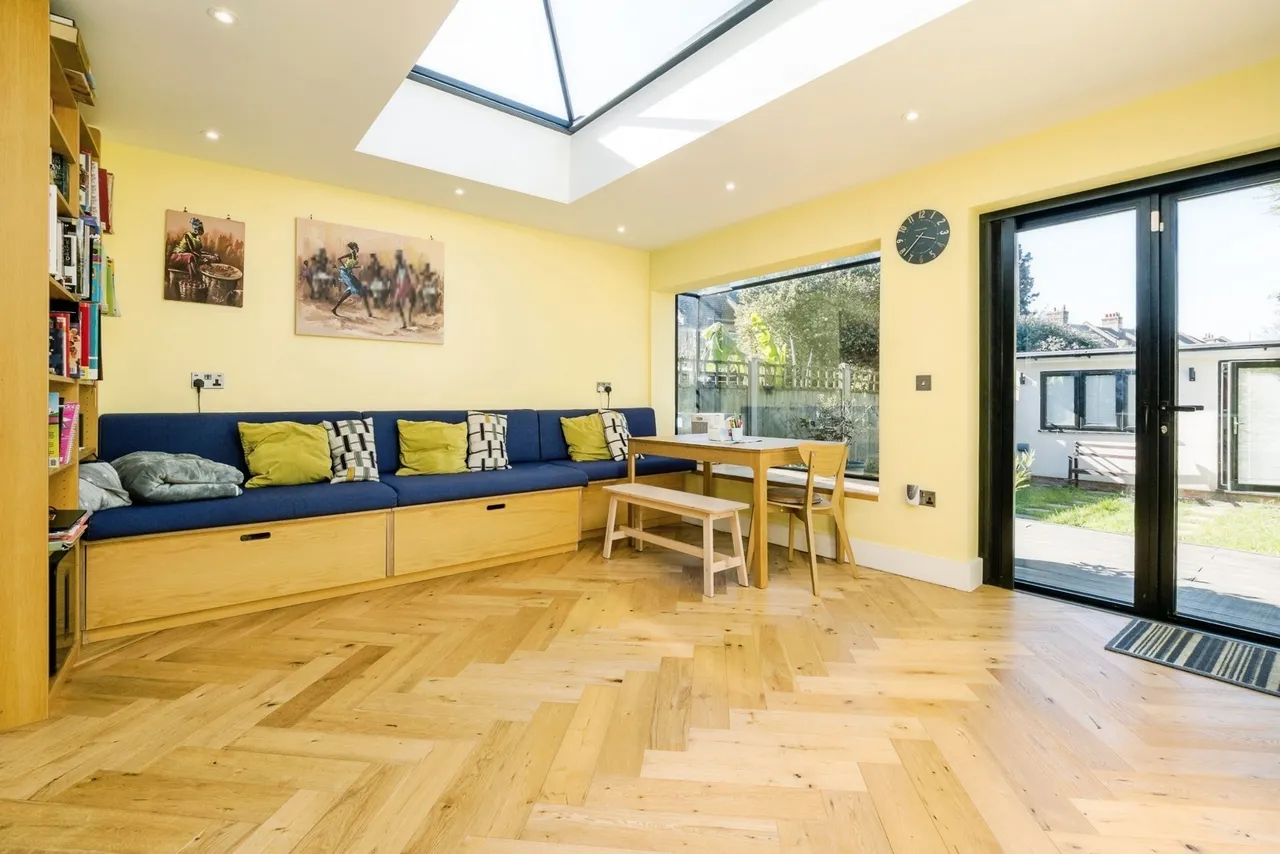 Henniker Gardens, London, E6, photo 6