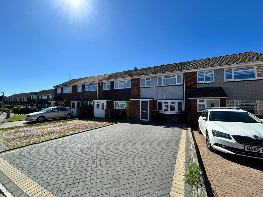 3 bed house for sale — Palma Close, Dunstable LU6 1BU