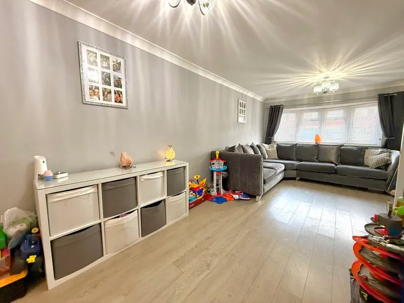 Palma Close, Dunstable LU6 1BU, photo 11