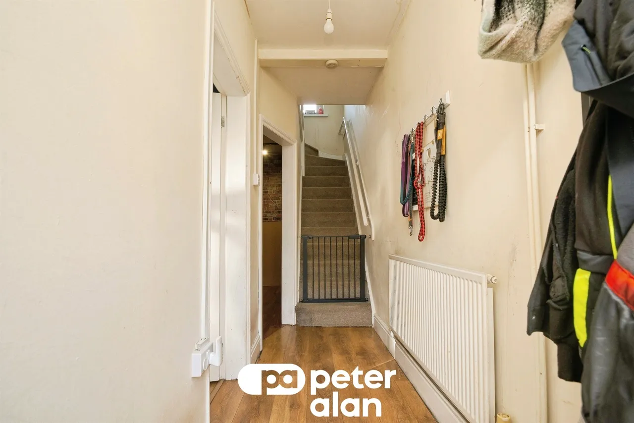 Markham Crescent, Blackwood, NP12, photo 8
