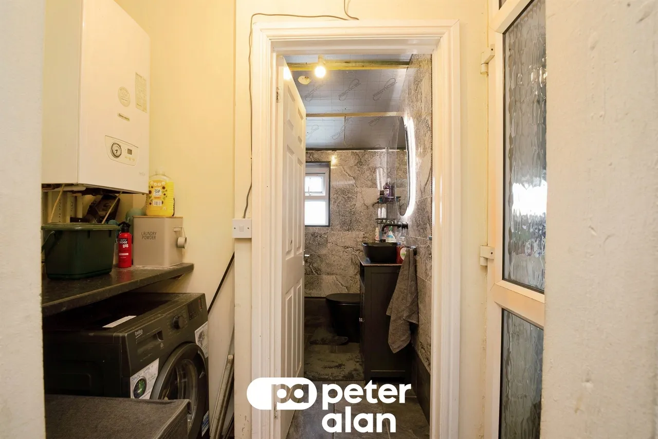 Markham Crescent, Blackwood, NP12, photo 14