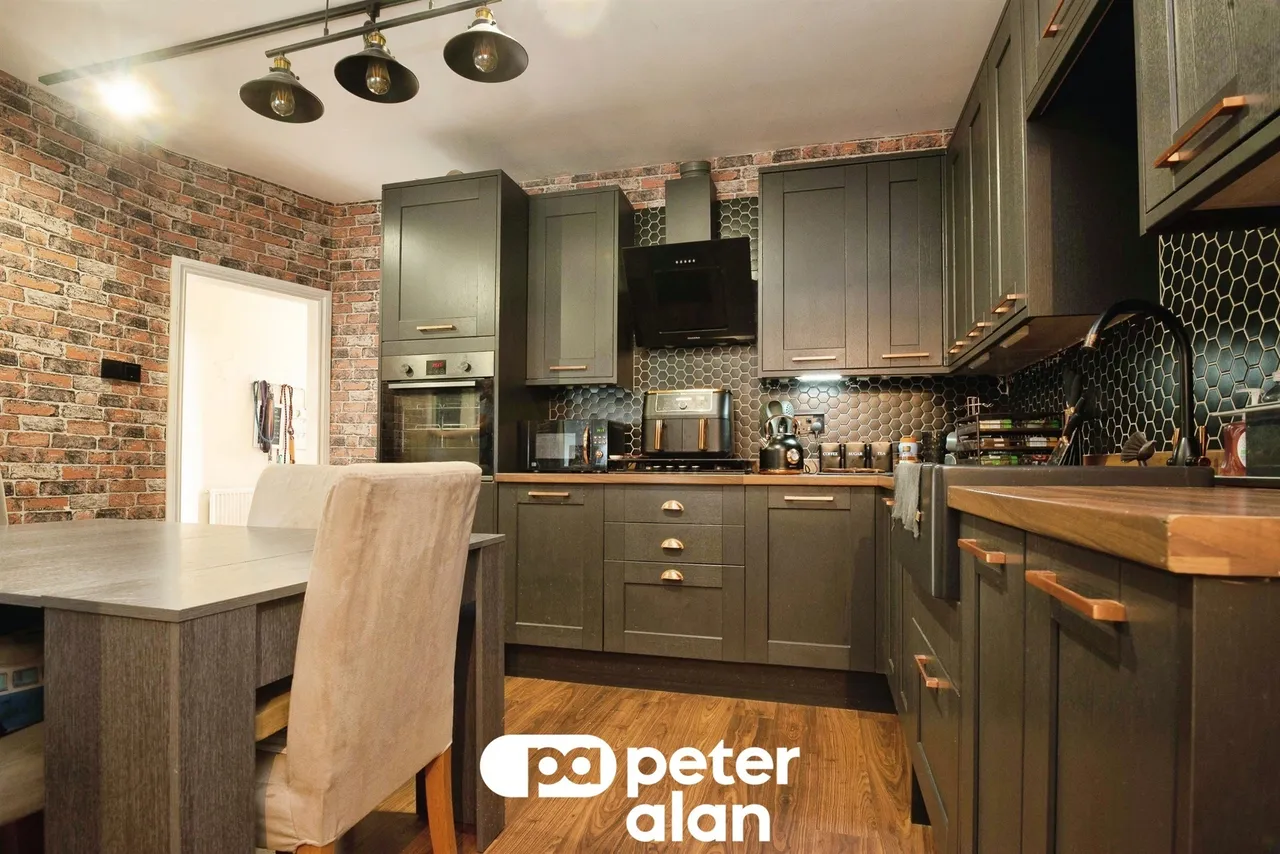 Markham Crescent, Blackwood, NP12, photo 12