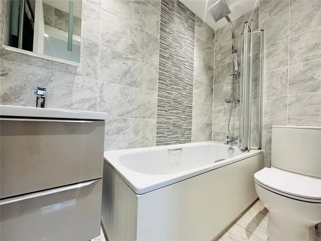 Fleet Road, Fleet, Hampshire, GU51 4BE, photo 6