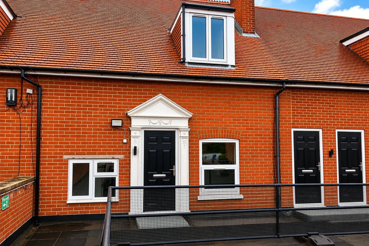 1 bed flat for sale — Fleet Road, Fleet, Hampshire, GU51 4BE