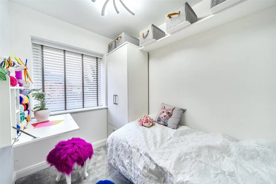 Stone Crescent, GL51, photo 10