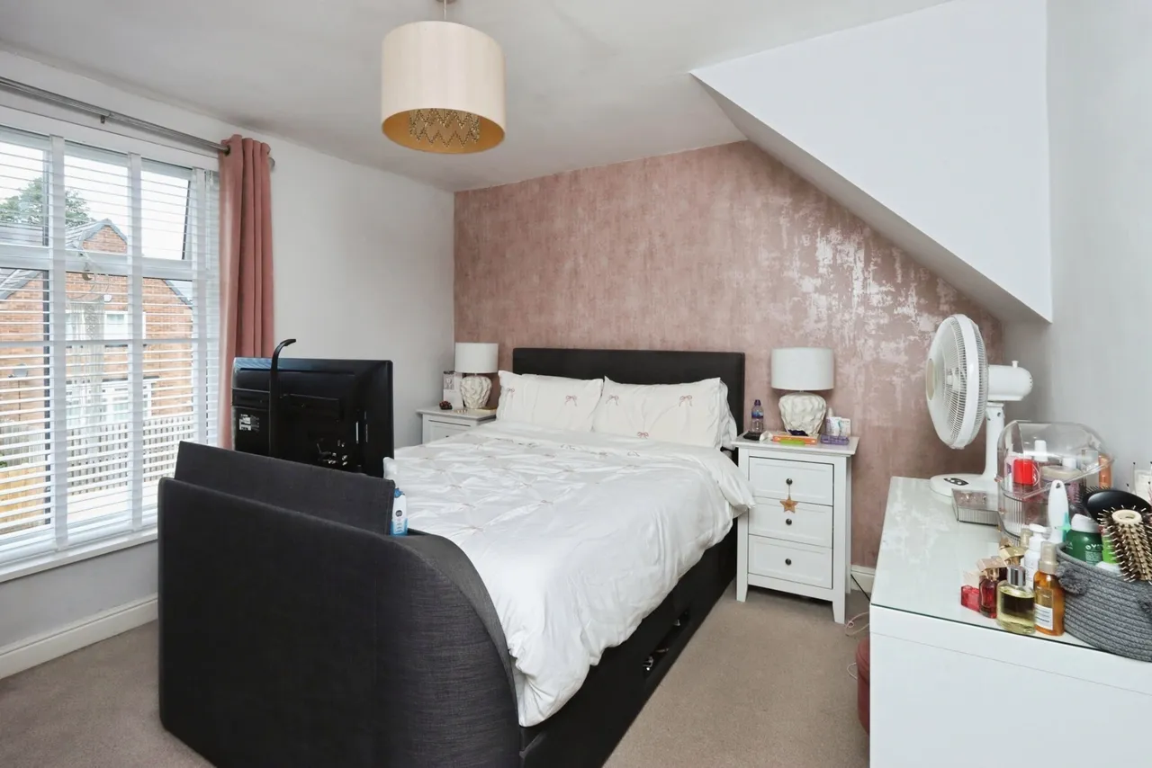 Woodseats Road, Sheffield, S8, photo 7