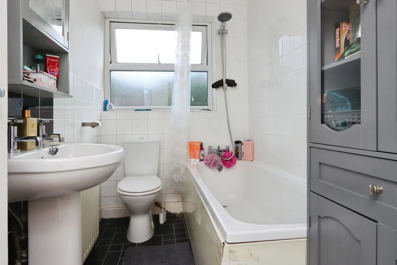 Woodseats Road, Sheffield, S8, photo 10