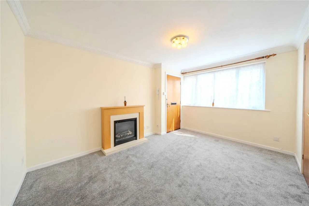 Lower Town Street, Bramley, LS13, photo 3