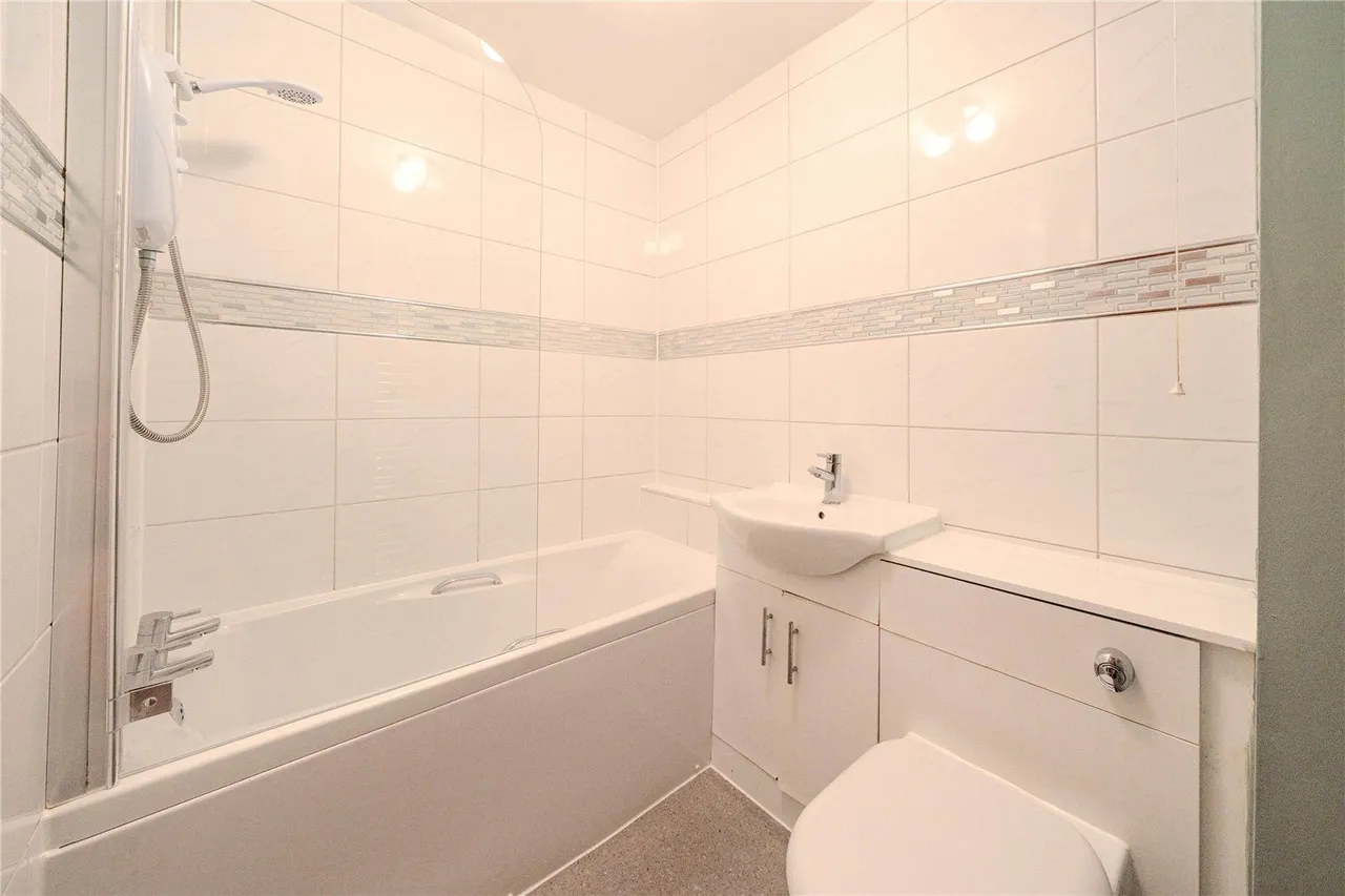 Lower Town Street, Bramley, LS13, photo 8