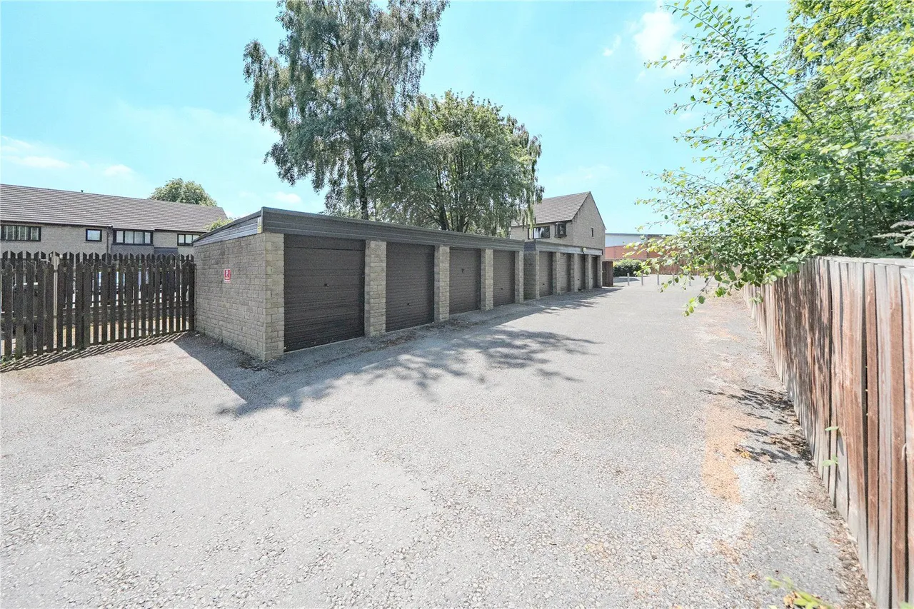 Lower Town Street, Bramley, LS13, photo 9