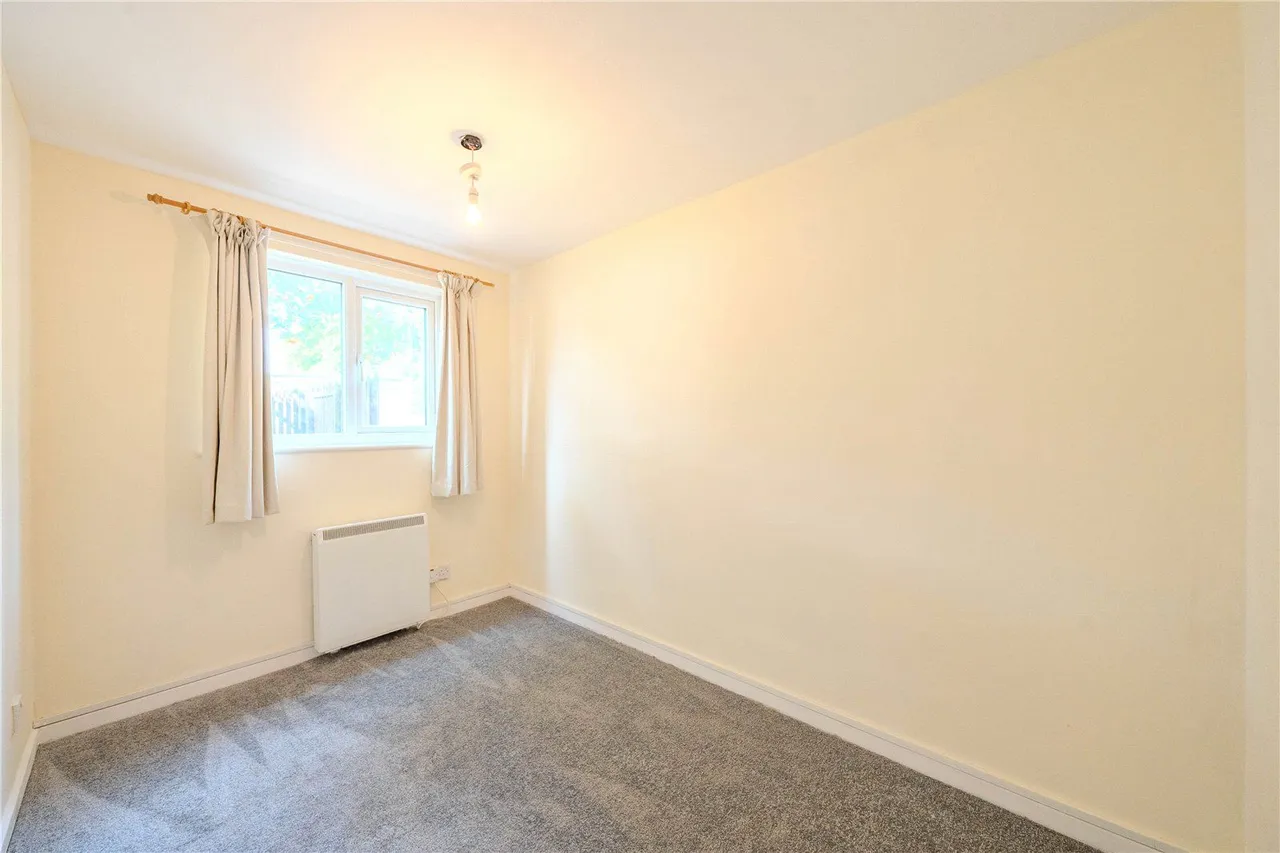 Lower Town Street, Bramley, LS13, photo 7