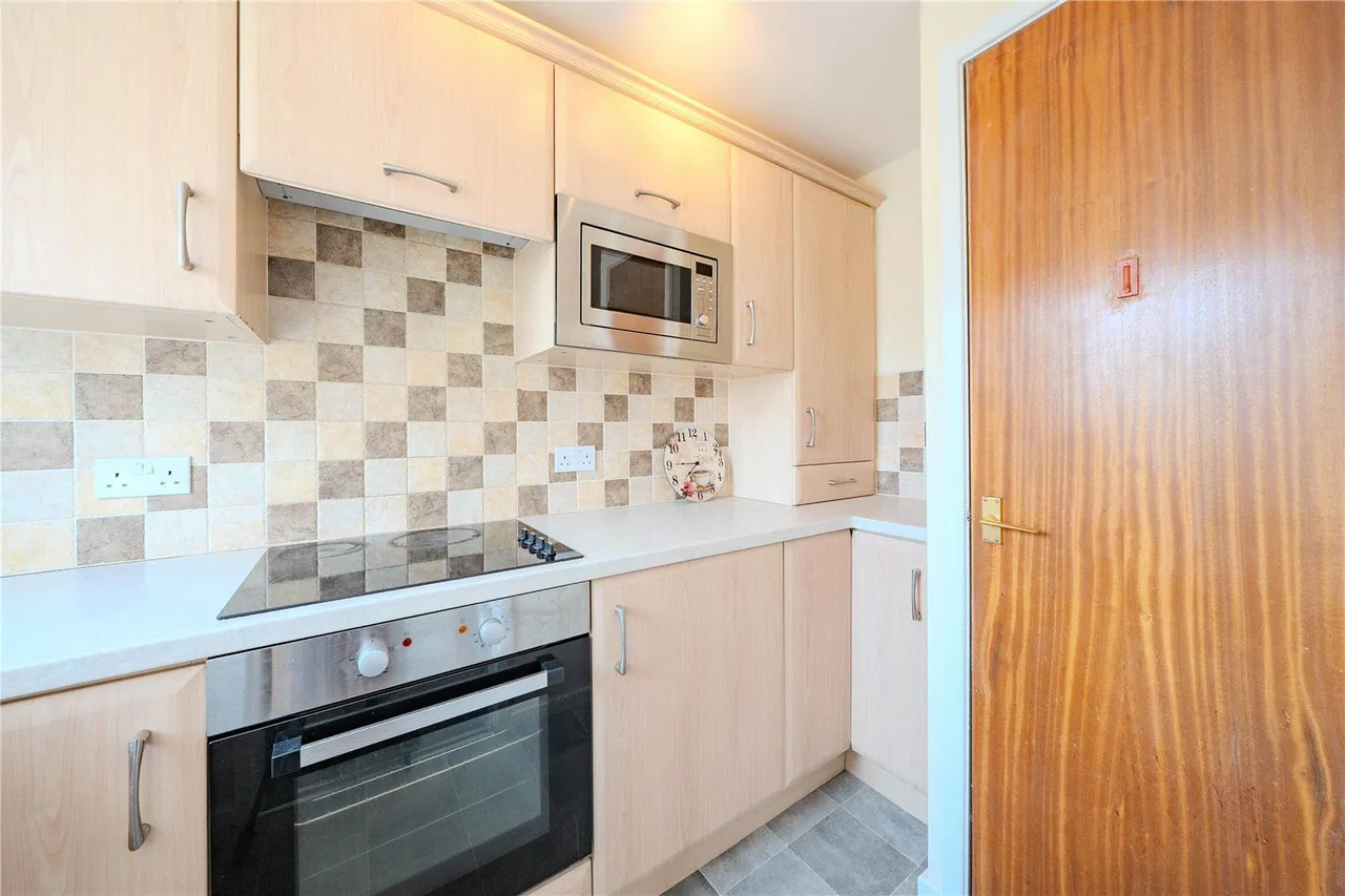 Lower Town Street, Bramley, LS13, photo 5
