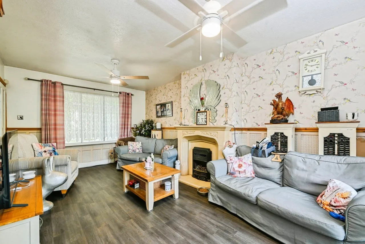 Clevely Way, Clifton, Nottingham, NG11, photo 2