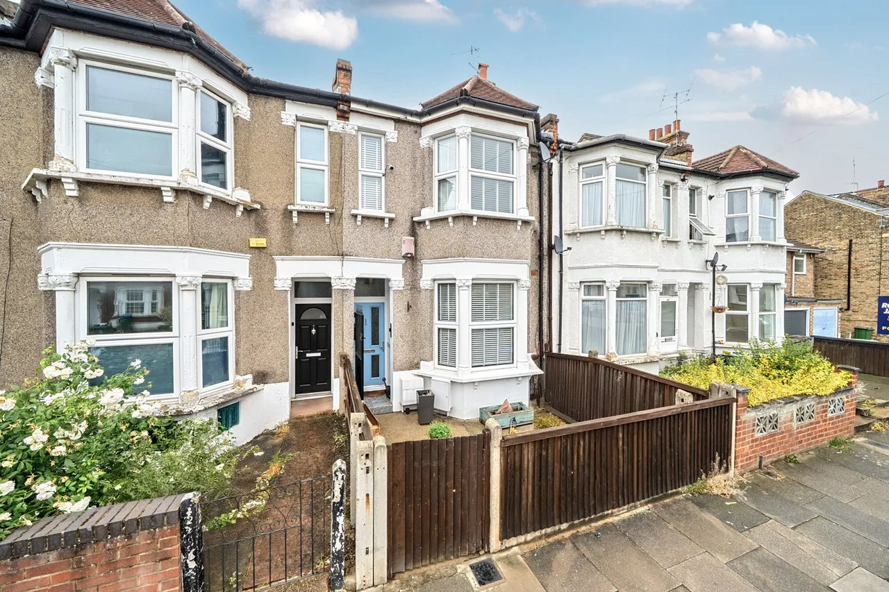 3 bed house for sale — Abbey Wood Road, SE2