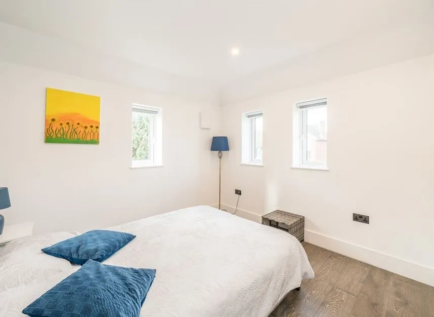 Almond Grove, Brentford, TW8, photo 4