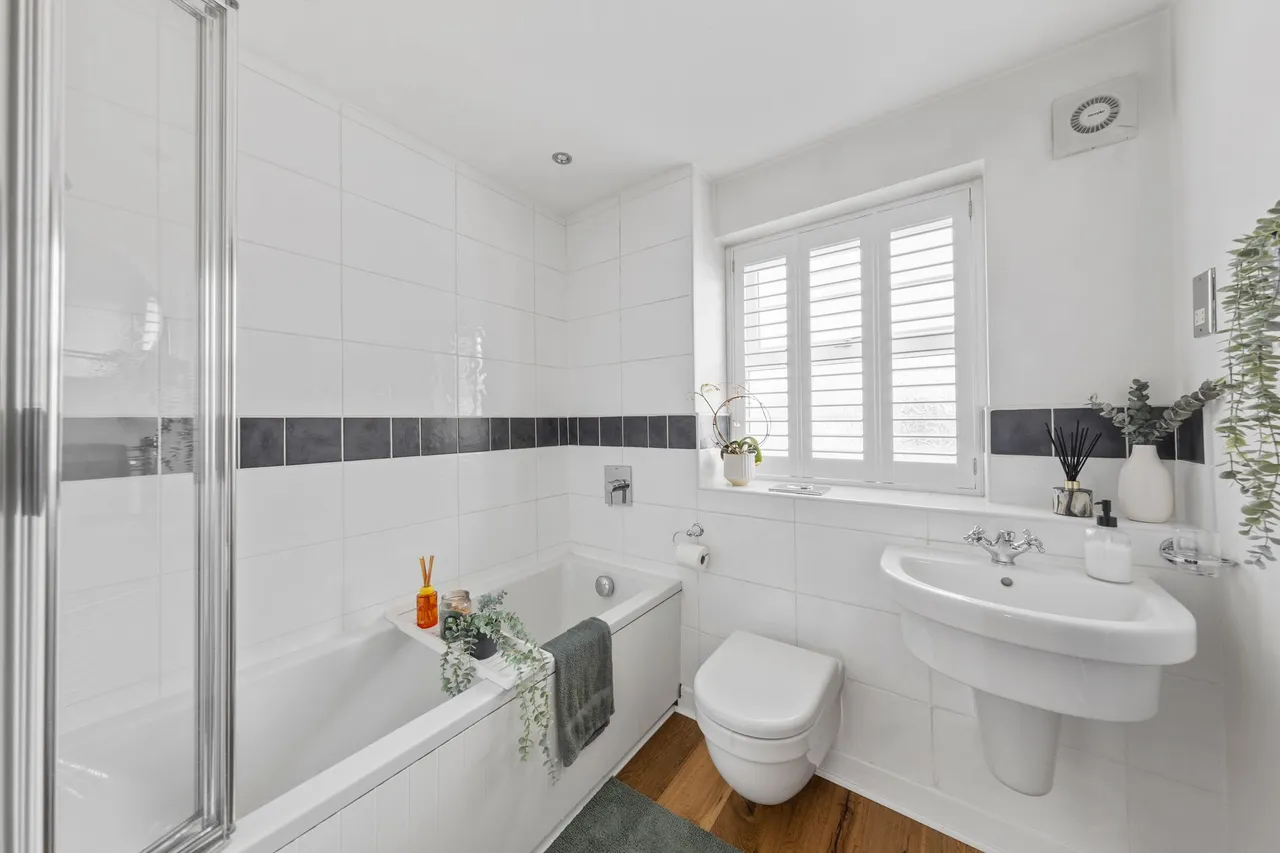 Lingley Court Lingley Road, Great Sankey, Warrington, Warrington, WA5 3SU, photo 15