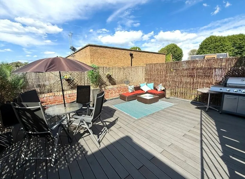 2 bed flat for sale — Heath Road, Twickenham, TW1