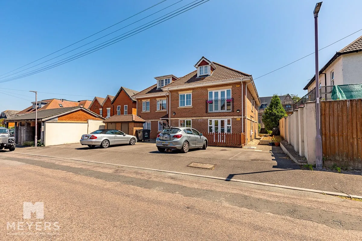 2 bed flat for sale, Belle Vue Road, Bournemouth, BH6