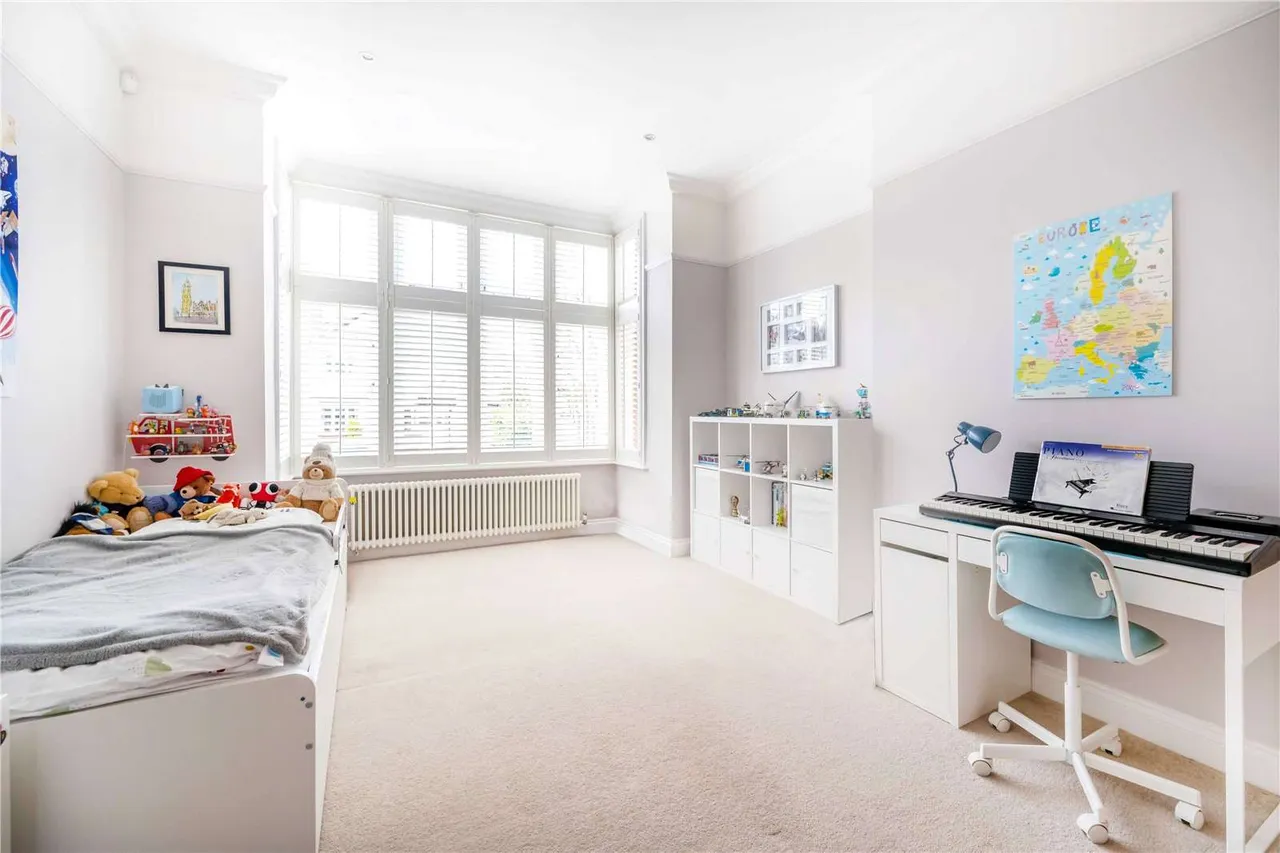 Kings Road, Richmond, TW10, photo 12