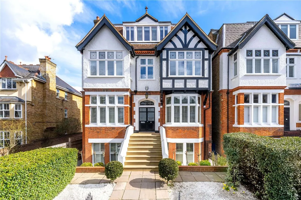 Kings Road, Richmond, TW10, photo 17
