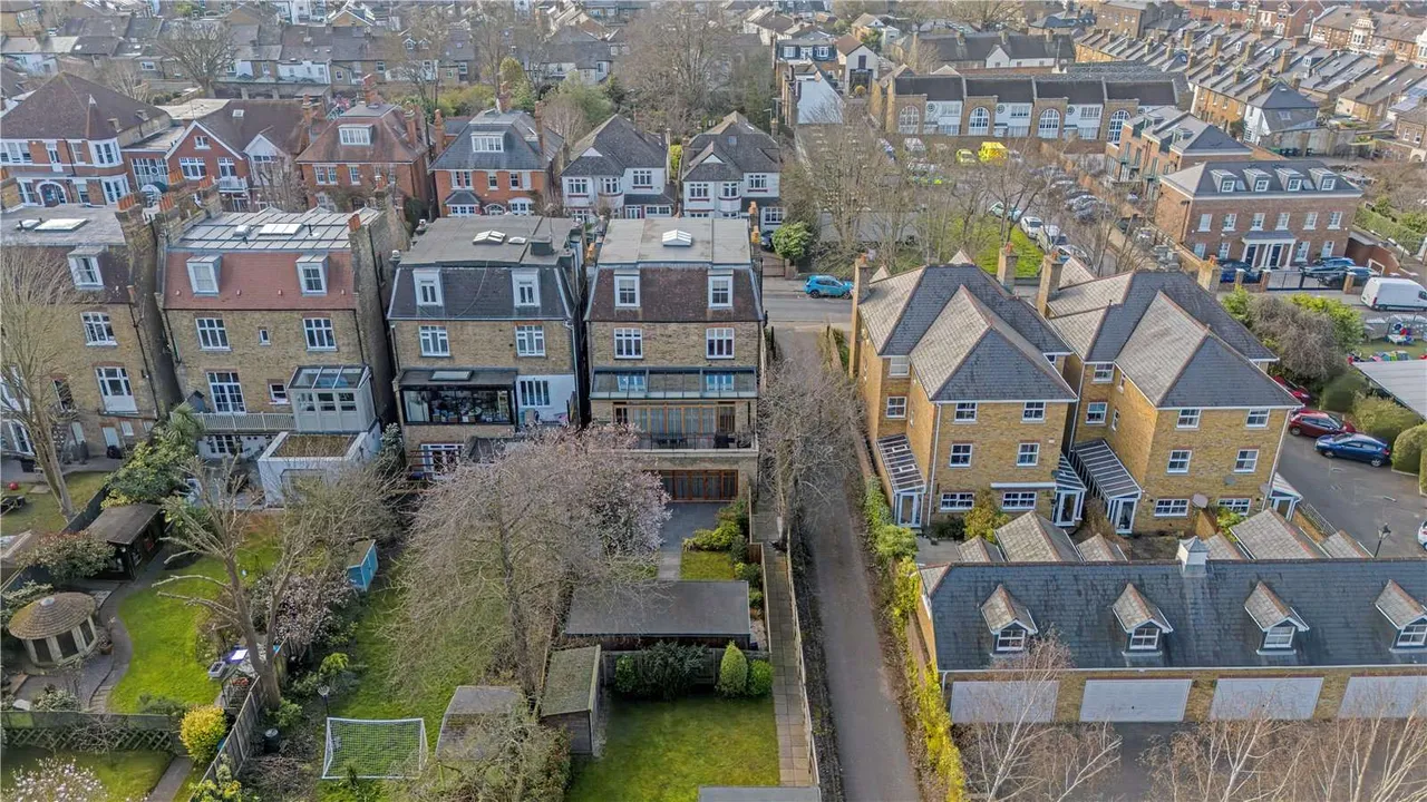 Kings Road, Richmond, TW10, photo 16