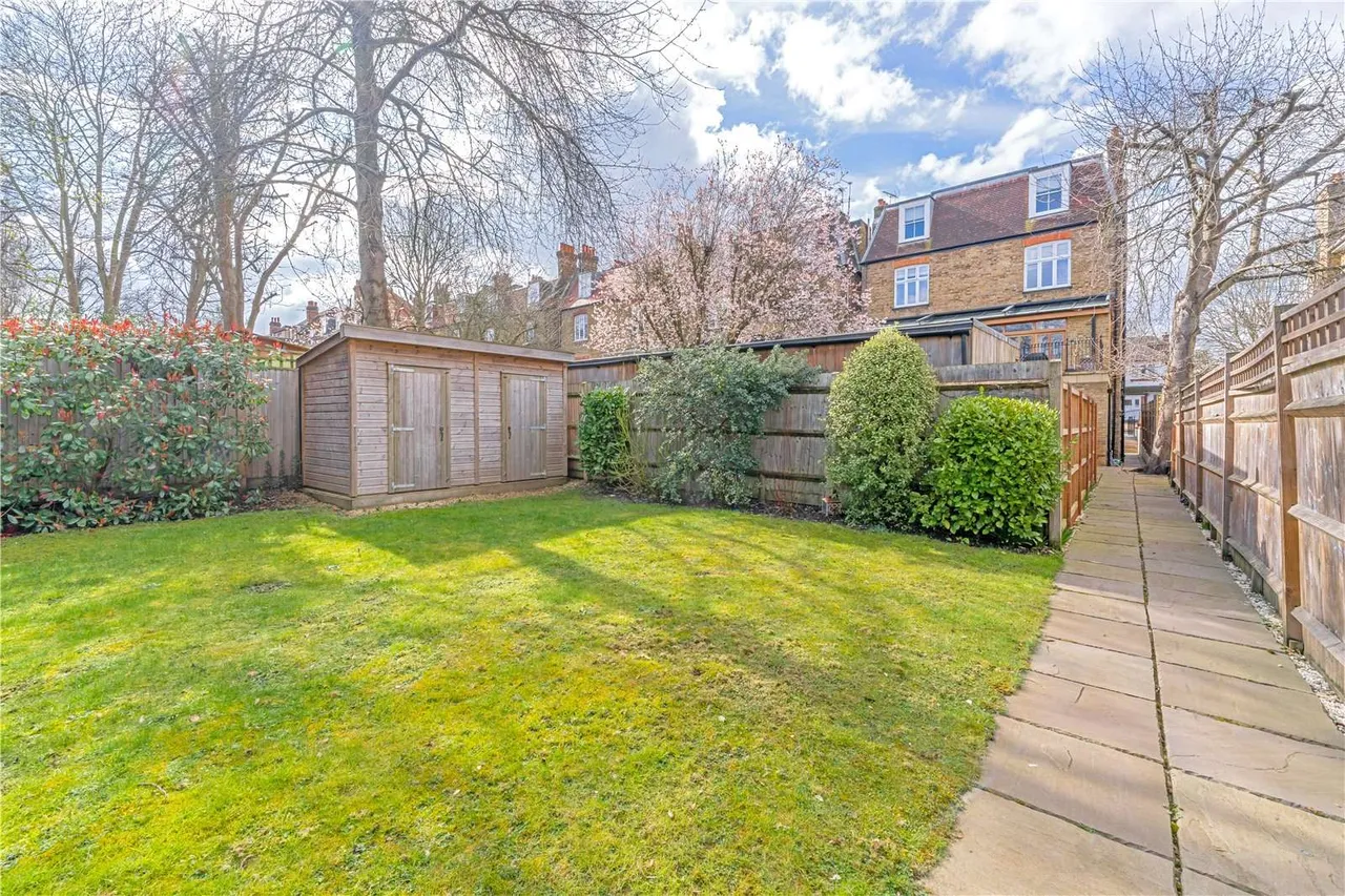 Kings Road, Richmond, TW10, photo 15