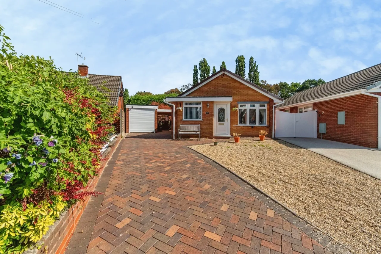 2 bed property for sale — Pebble Mill Drive, Cannock, Staffordshire, WS11