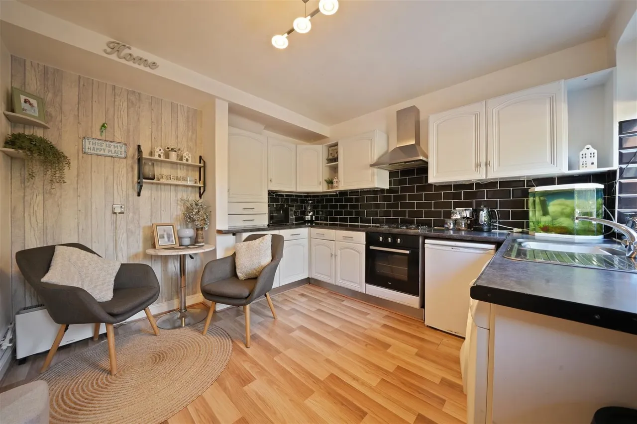 Meadow Head Drive, Meadowhead, S8, photo 2