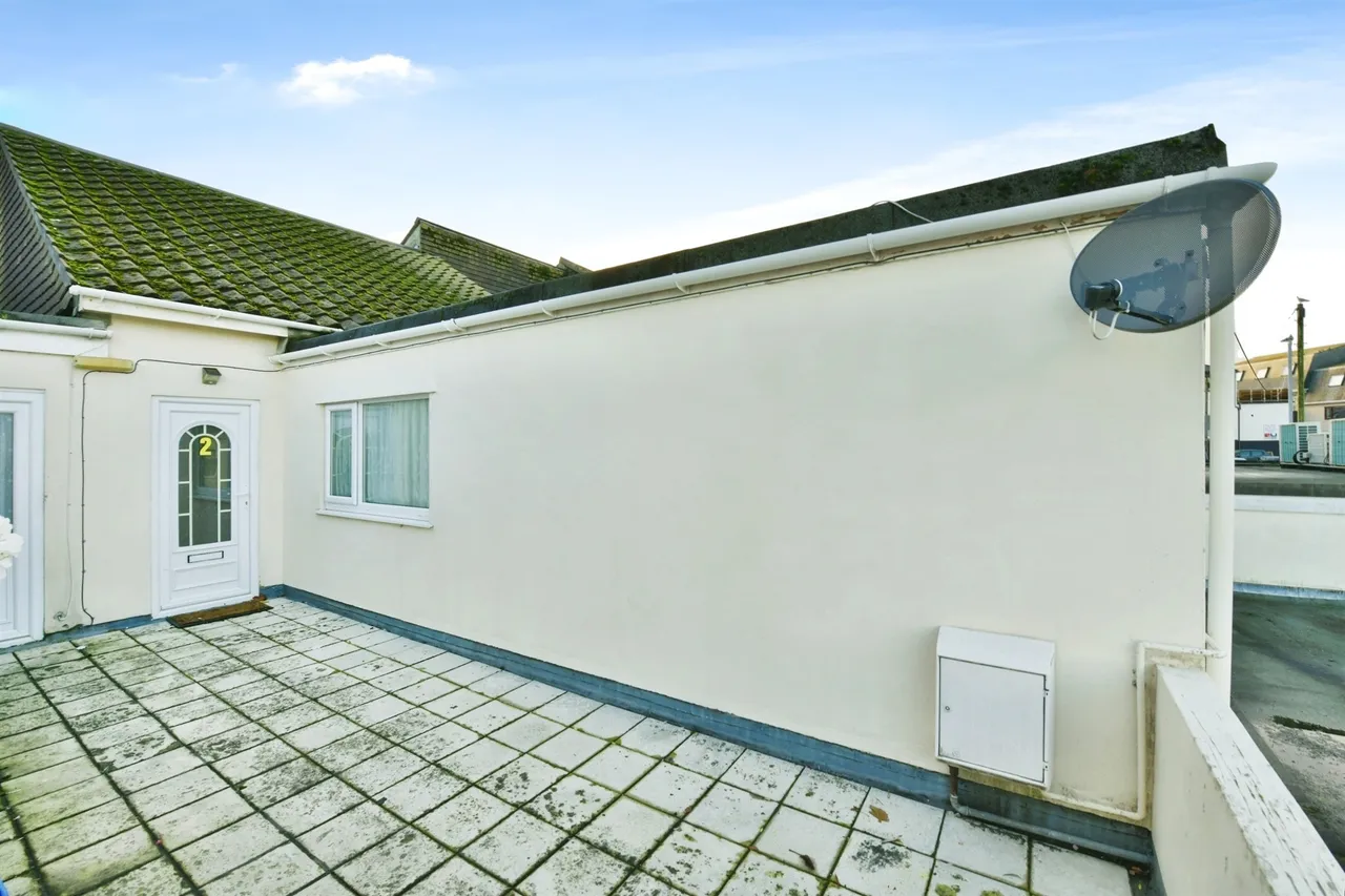 2 bed flat for sale, Tamar Court, Saltash, PL12