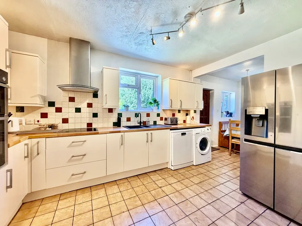 Kingsmead Road, High Wycombe HP11 1JL, photo 6