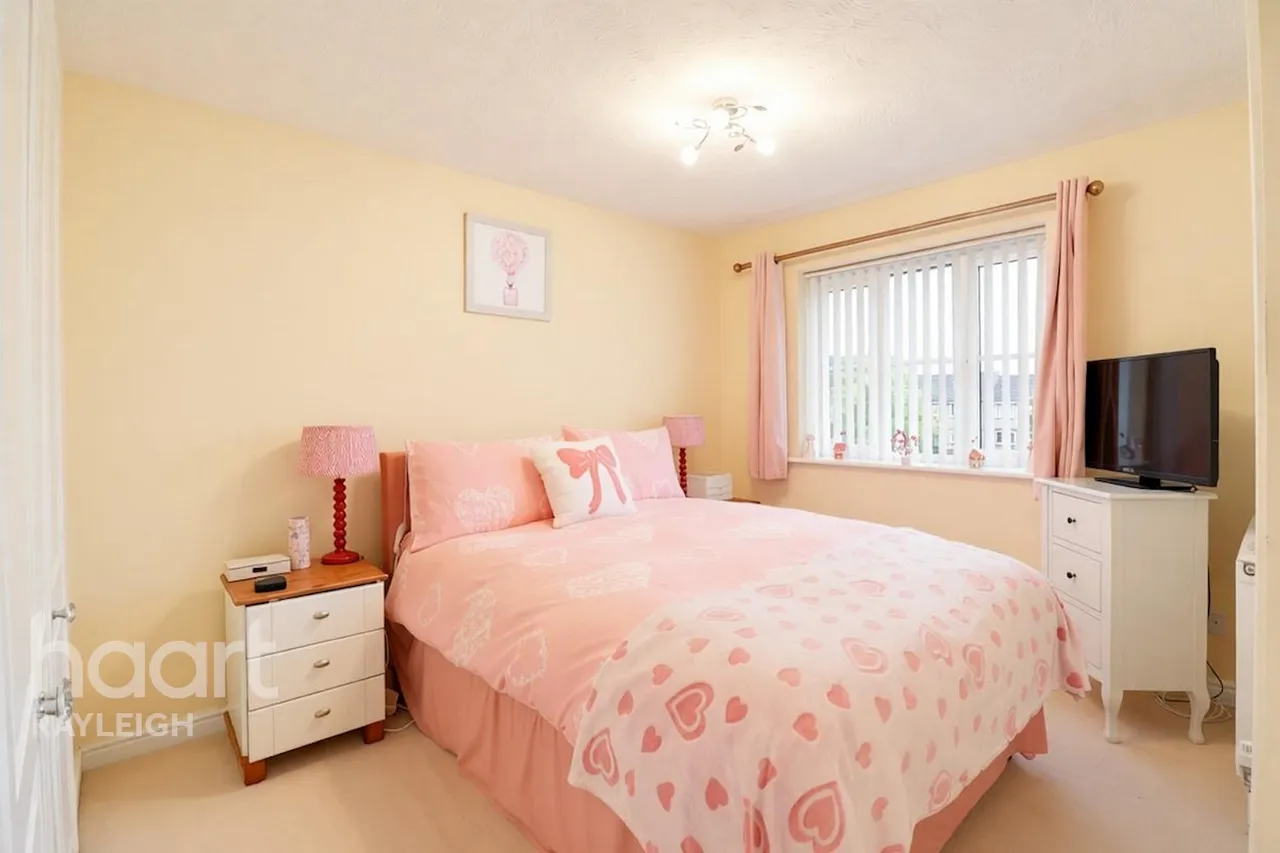 Heron Close, Rayleigh, SS6, photo 8