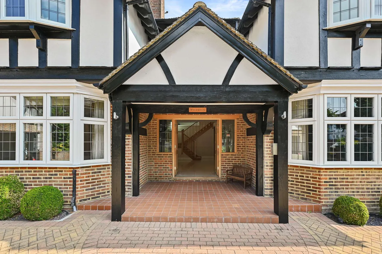 Vicarage Way, Gerrards Cross, SL9, photo 4
