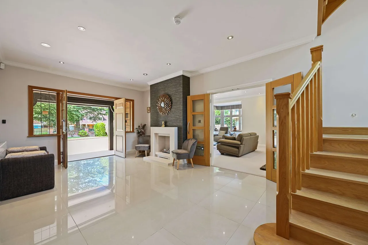 Vicarage Way, Gerrards Cross, SL9, photo 5