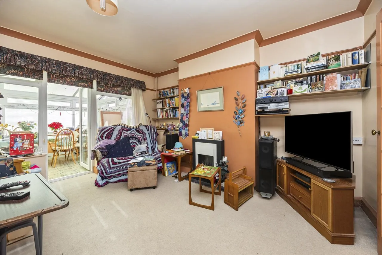 West Park Lane, Goring-By-Sea, Worthing, photo 3