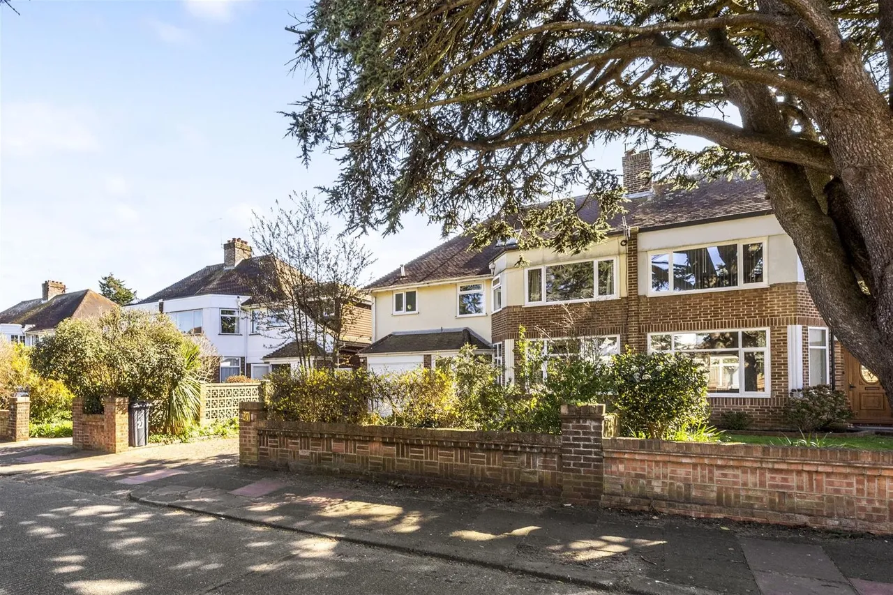 West Park Lane, Goring-By-Sea, Worthing, photo 24