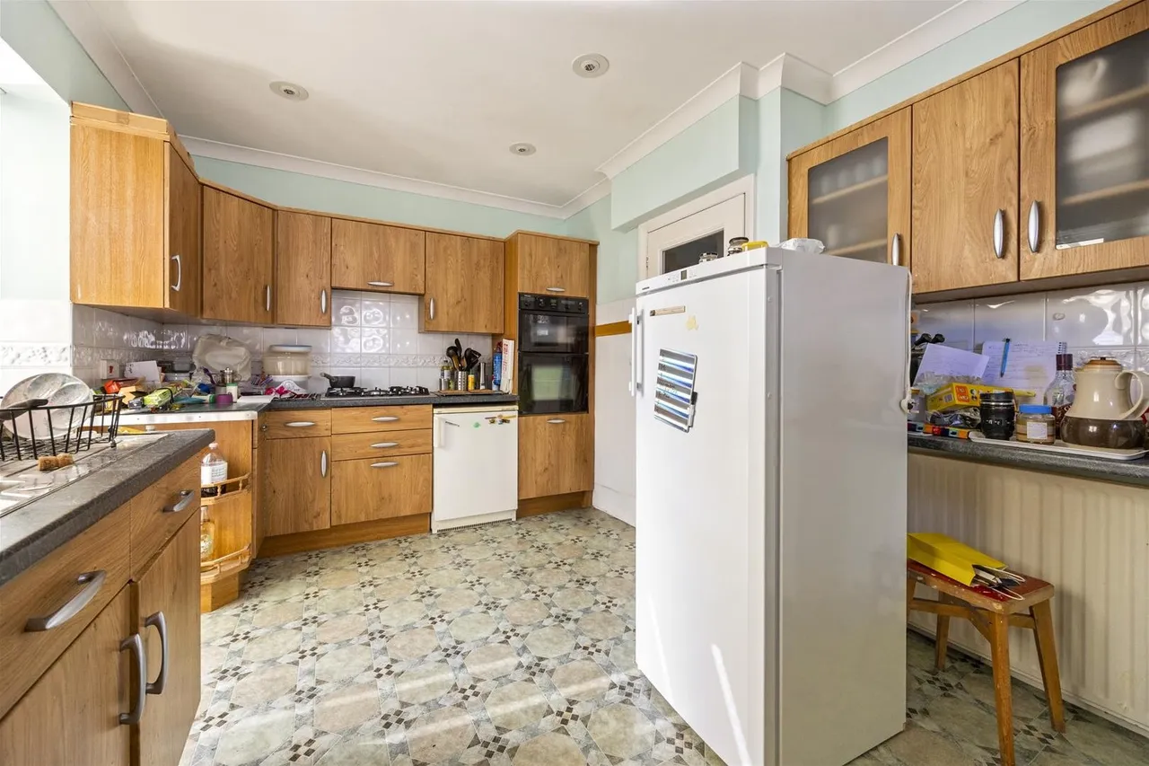 West Park Lane, Goring-By-Sea, Worthing, photo 5