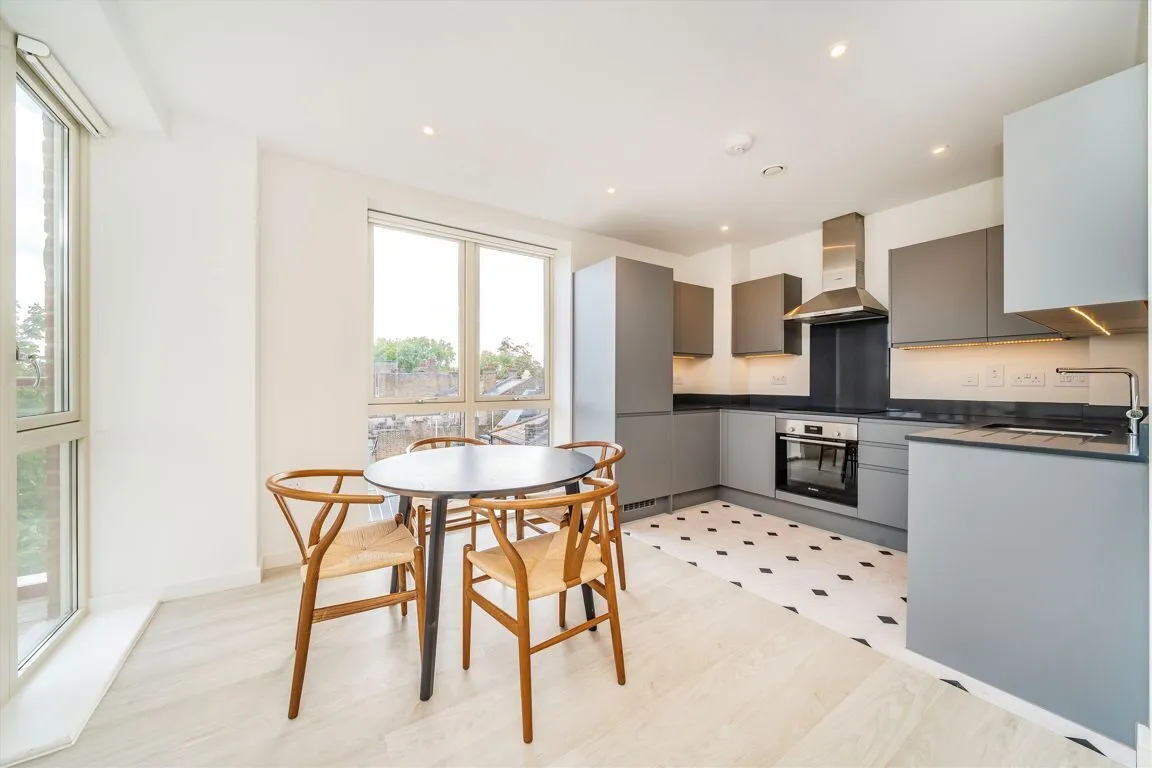 Three Pigeons House, W5, photo 3