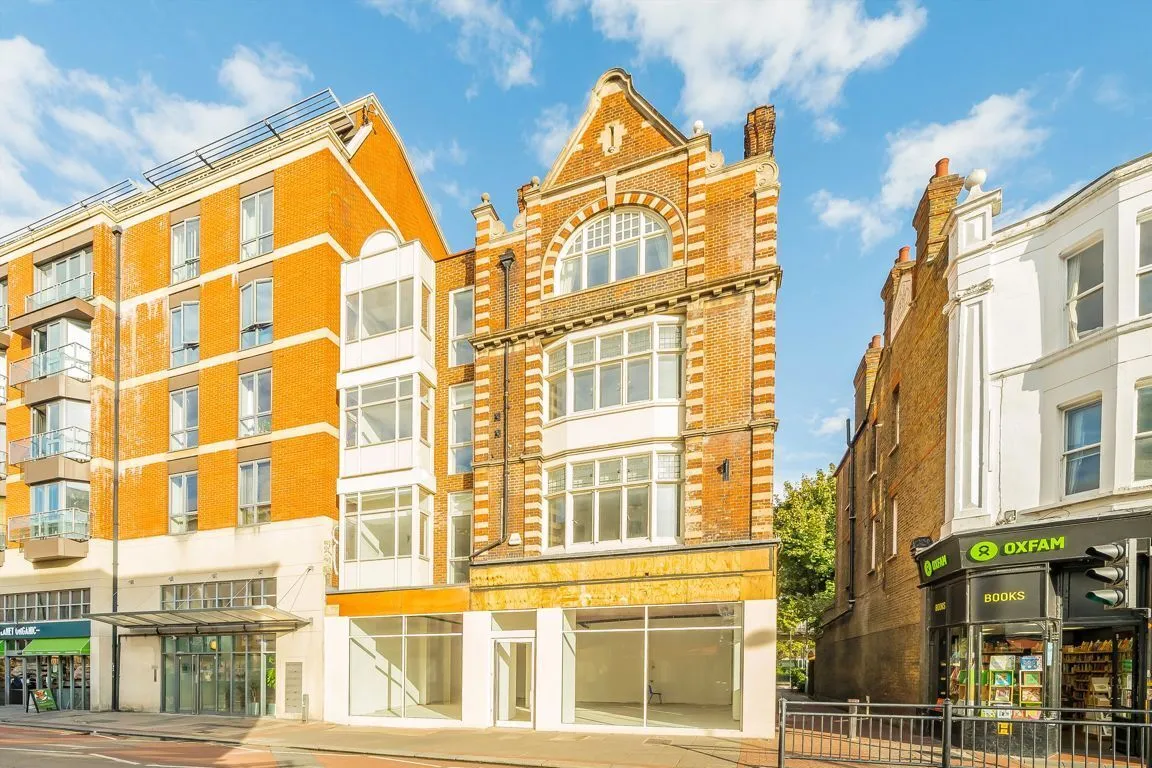 1 bed property to rent, Three Pigeons House, W5