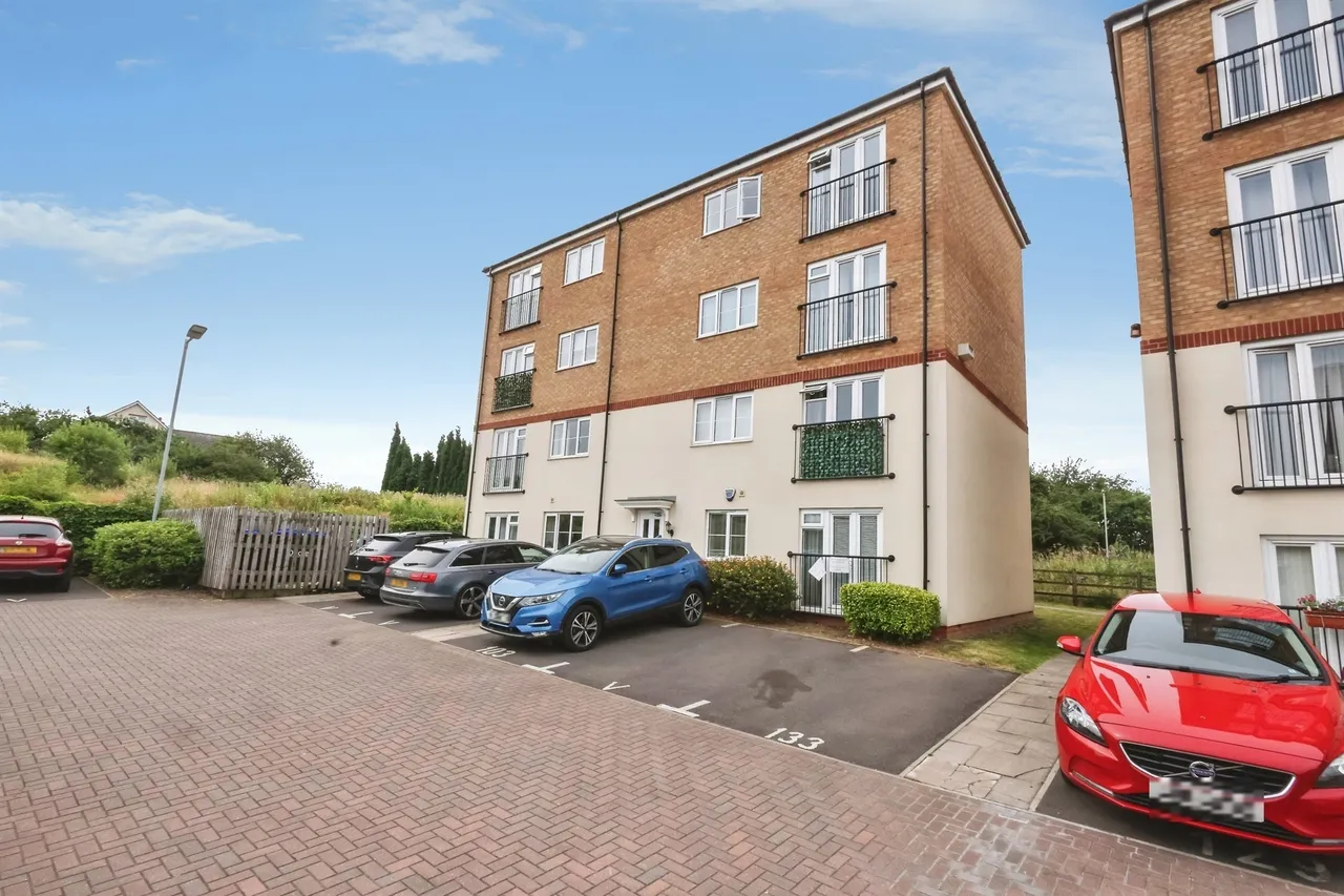 2 bed flat for sale — Field Sidings Way, KINGSWINFORD